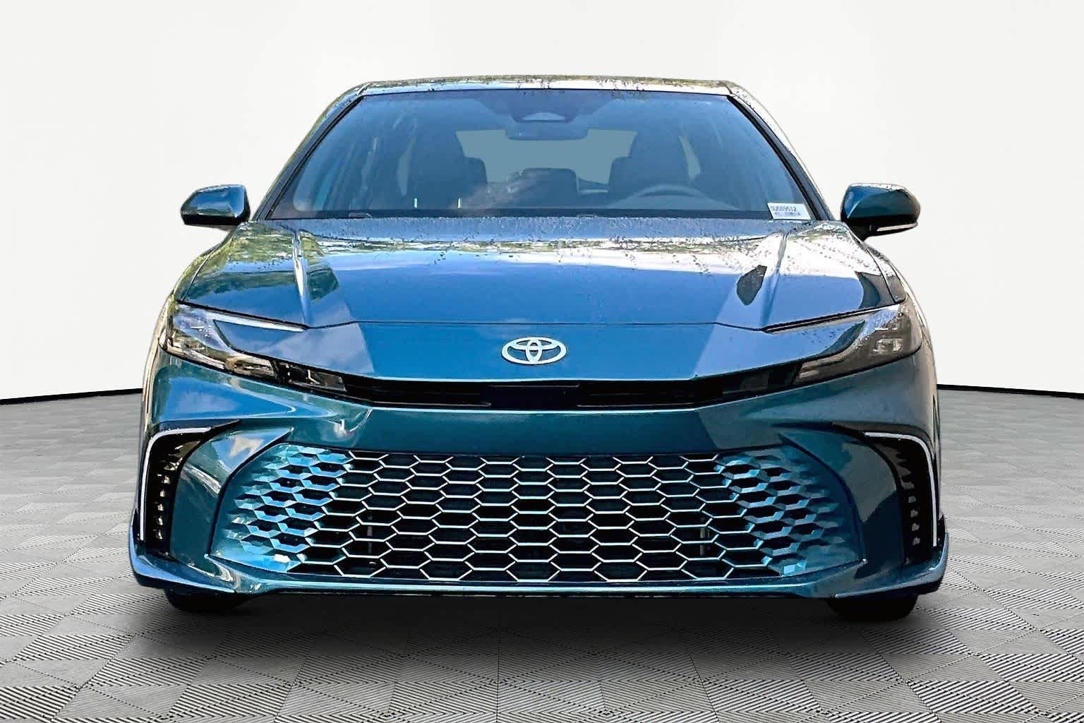 Used 2025 Ocean Gem Toyota XSE image 4
