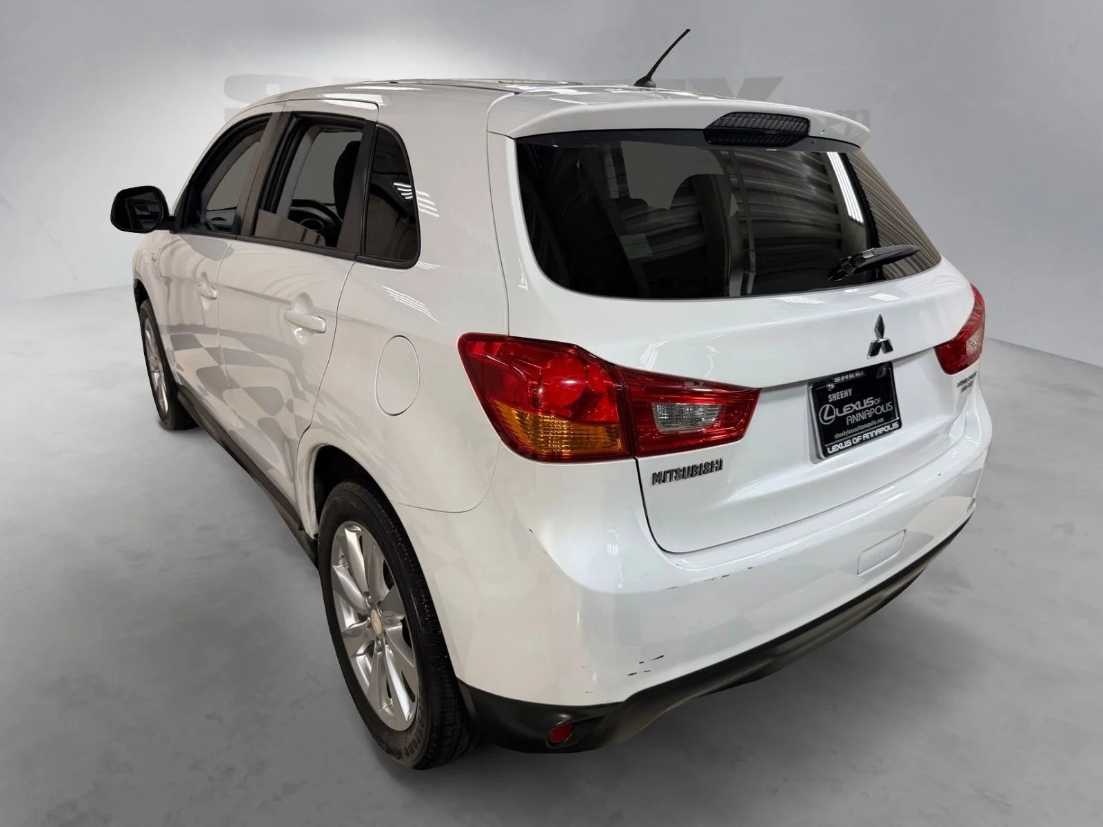 Used 2015  Mitsubishi ES image 13
