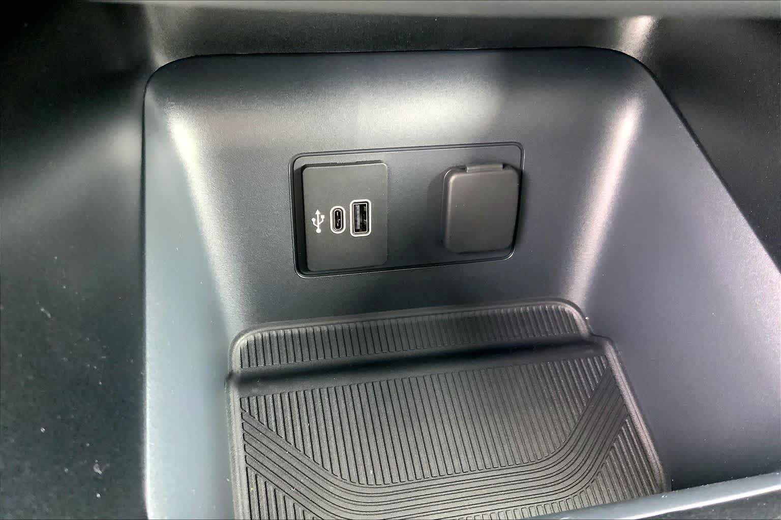 New 2026 Agate Black Metallic Ford Active image 16