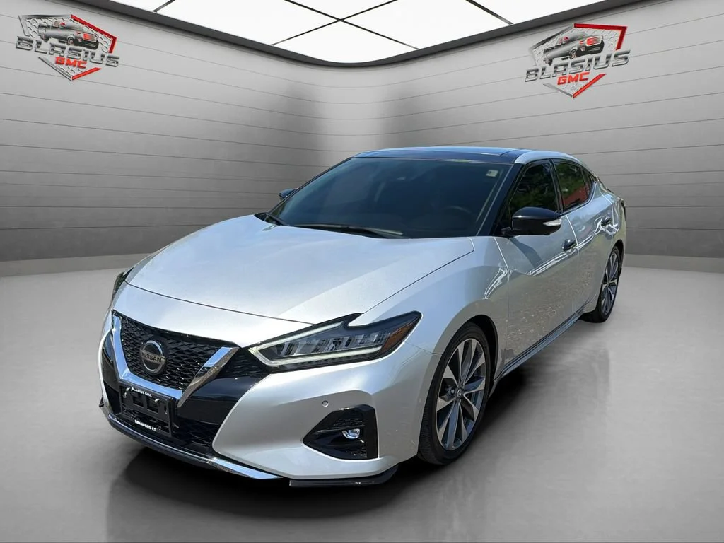 2022 Nissan Maxima Platinum's photo
