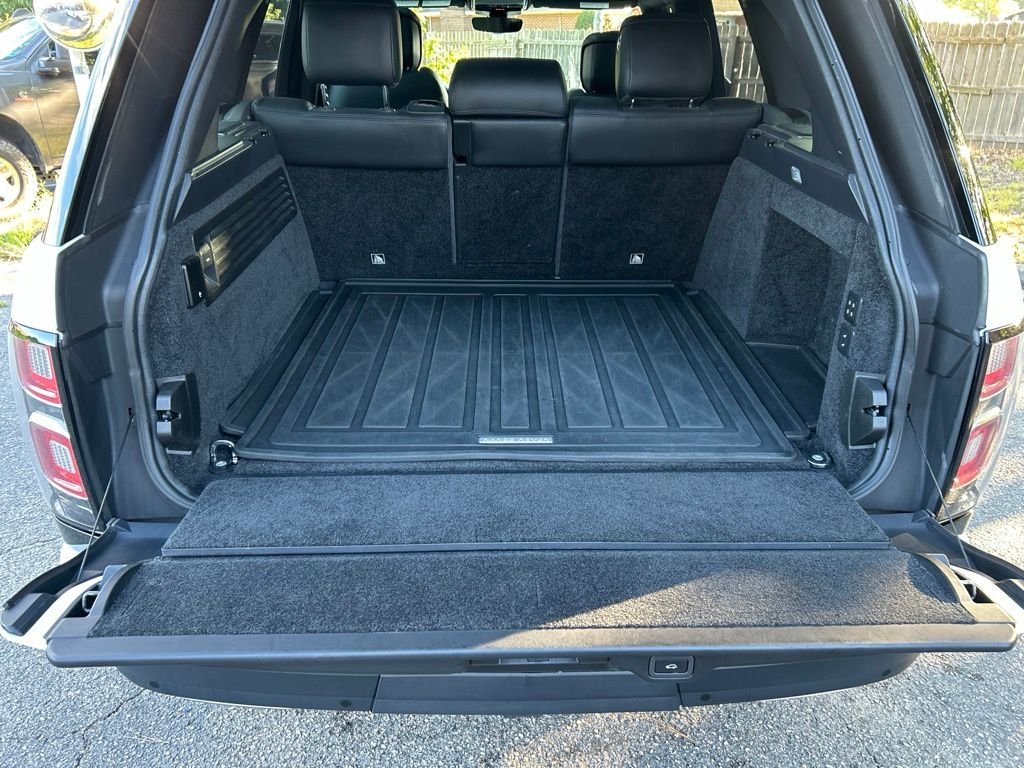 Used 2019 White Land Rover 5.0L V8 Supercharged image 27