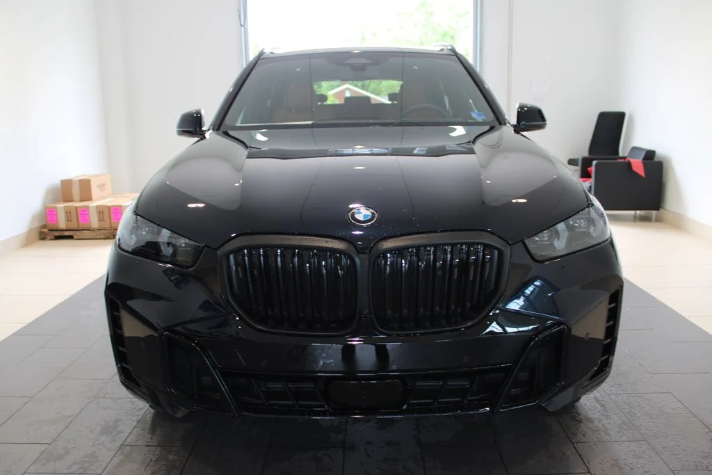 New 2026 Carbon Black Metallic BMW xDrive40i image 12