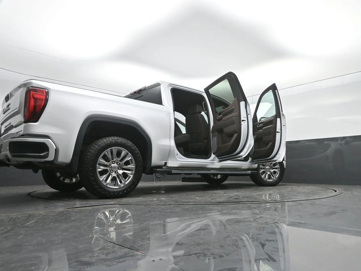 Used 2024 White Frost Tricoat GMC Denali image 55