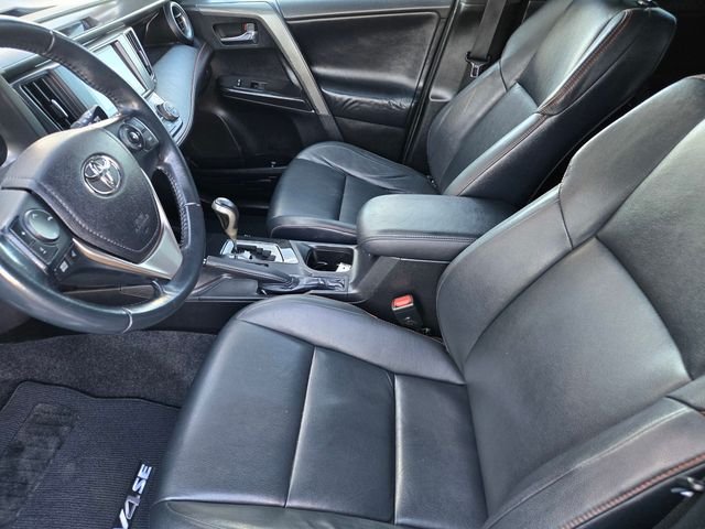 Used 2016 Gray Toyota SE image 15
