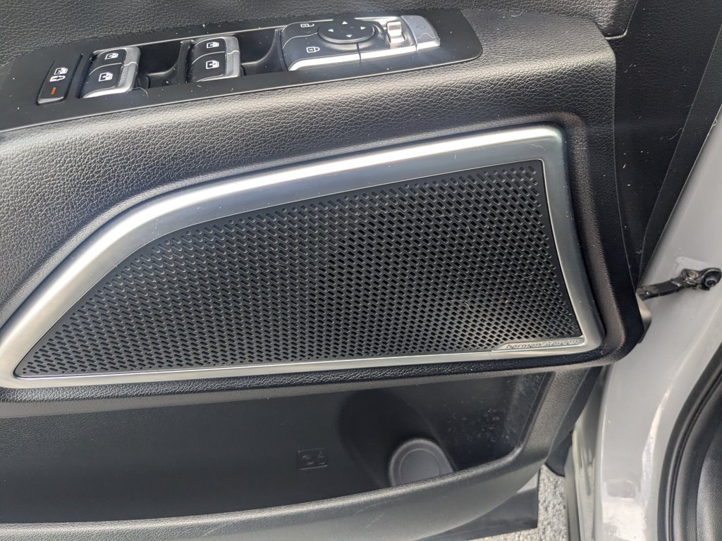 Used 2021 Wolf Gray Kia SX image 13