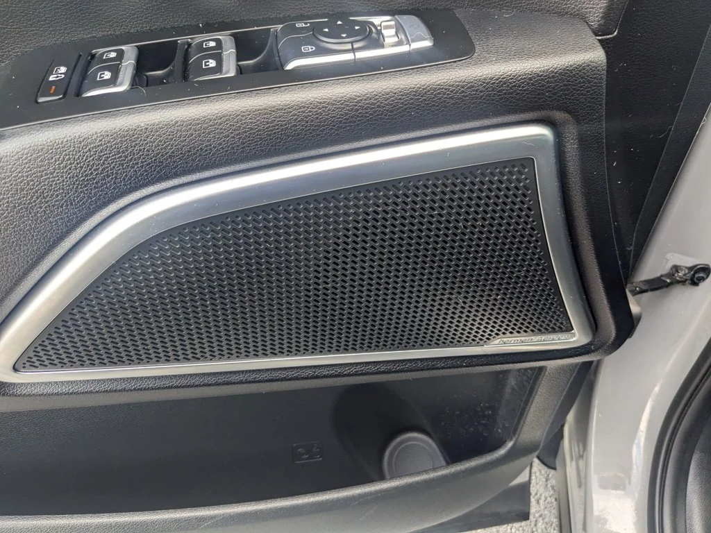 Used 2021 Wolf Gray Kia SX image 13