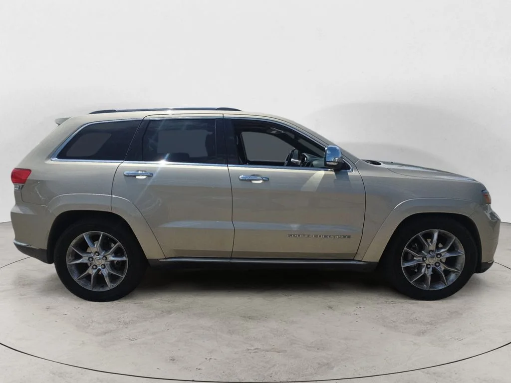 Used 2014 Beige Jeep Summit image 4