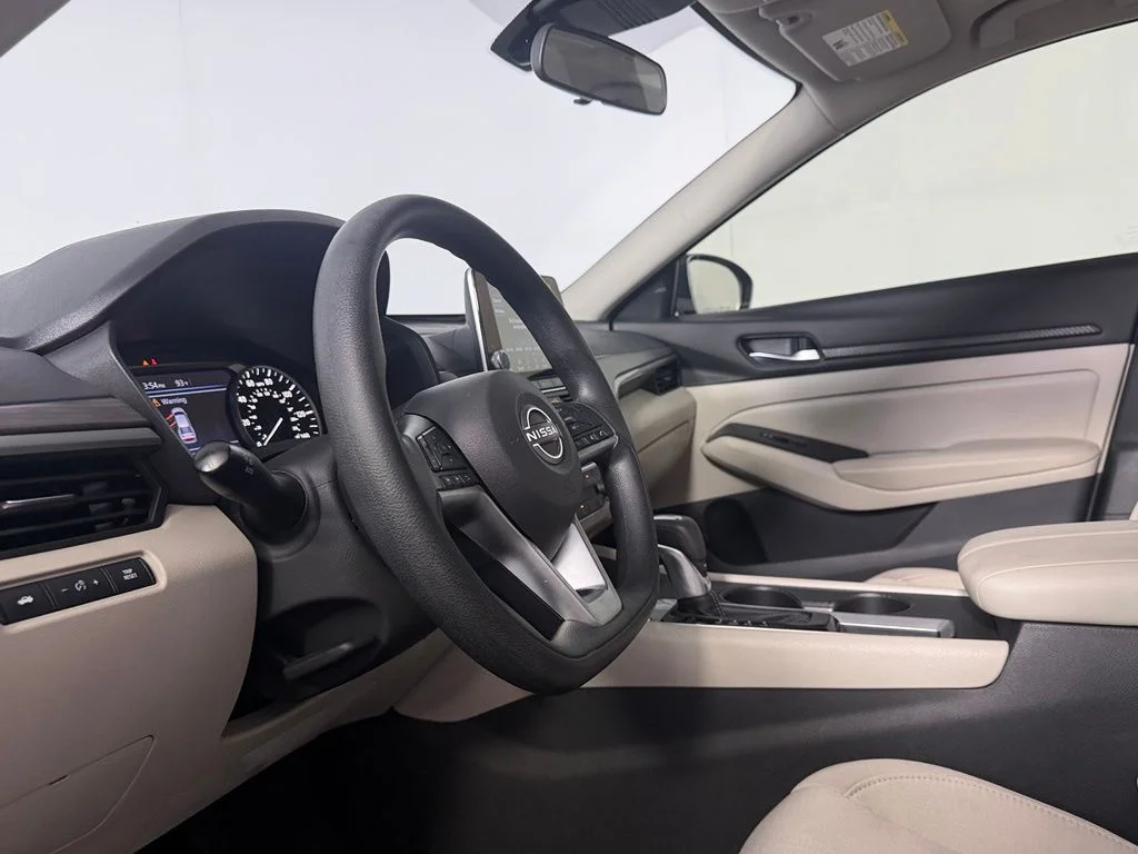 Certified Used 2025  Nissan 2.5 SV image 20