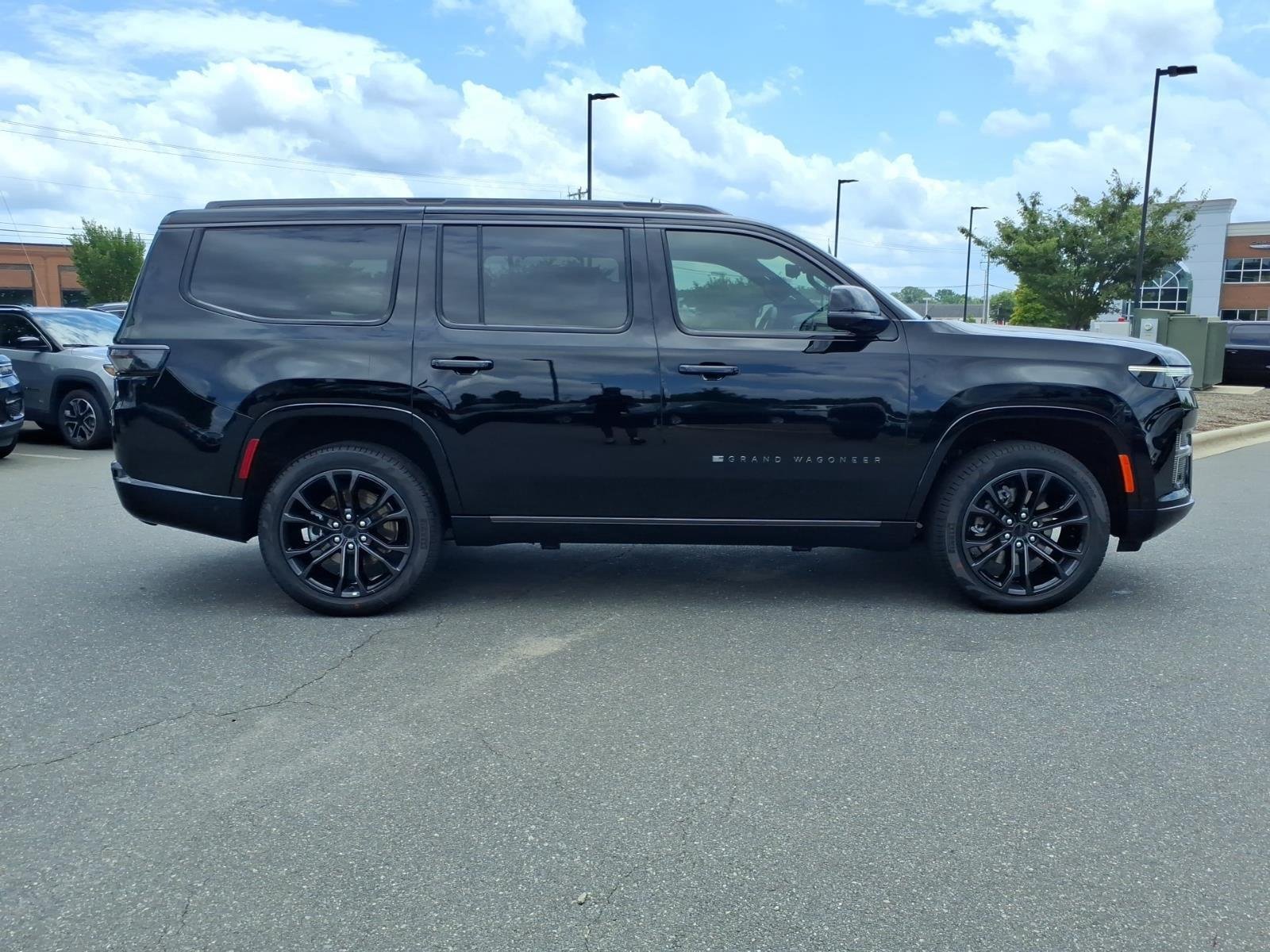 New 2026 High Gloss Black Exterior Paint Jeep Summit Obsidian image 13