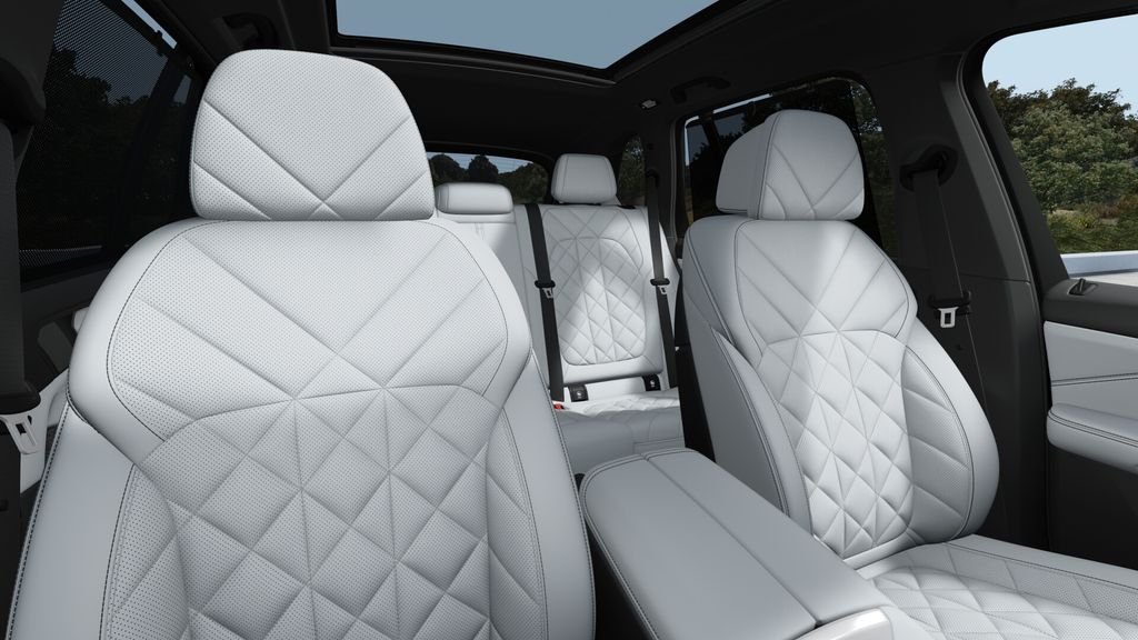 New 2026 Dravit Grey Metallic BMW xDrive40i image 11