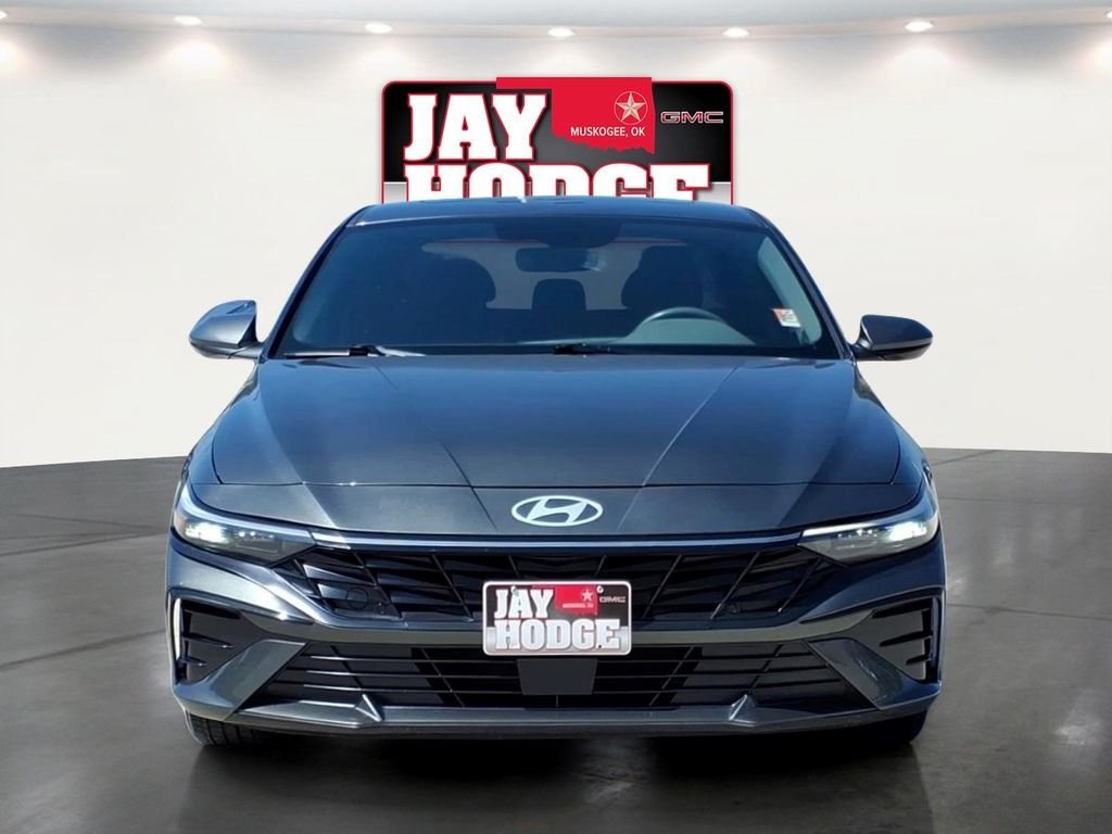 Used 2024 Gray Hyundai SEL image 2
