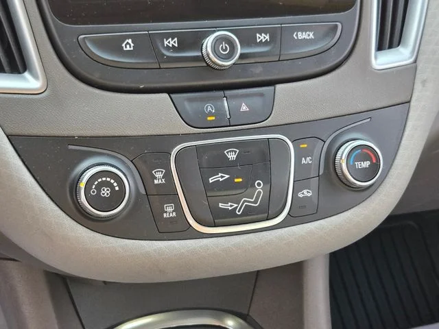 Used 2022 Silver Chevrolet LS image 31