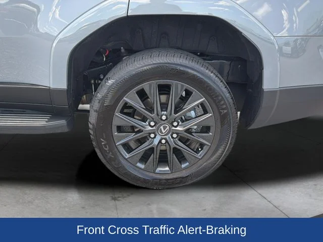 Used 2024  Lexus 550 Premium image 31