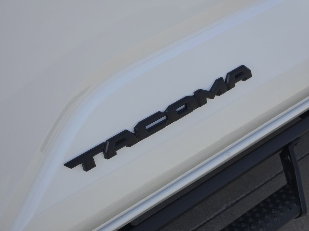 2026 Toyota Tacoma SR5 - Photo 8