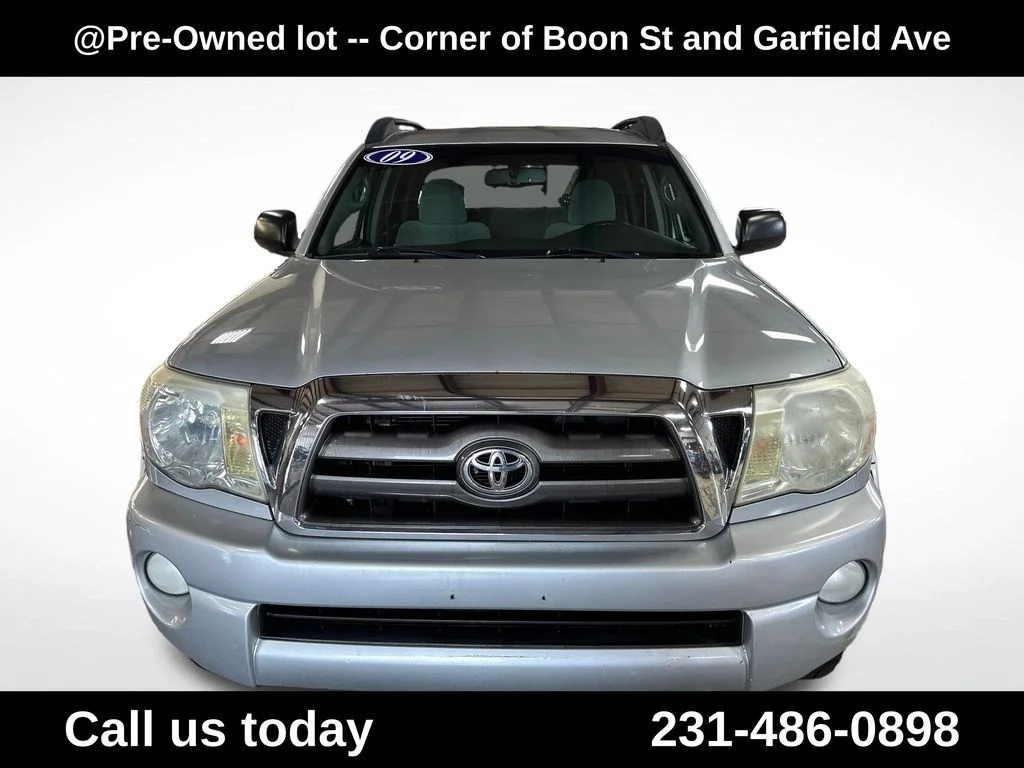 Used 2009 Silver Toyota Base image 12