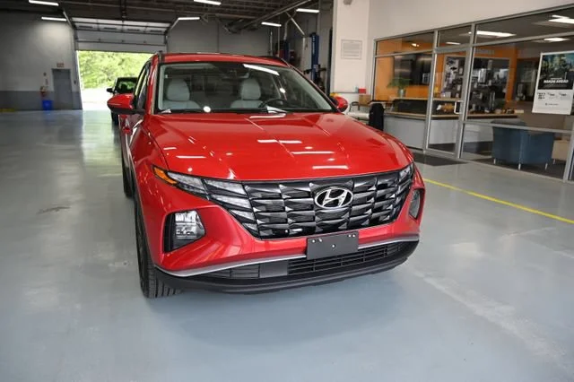 Used 2023 Red Hyundai SEL image 3