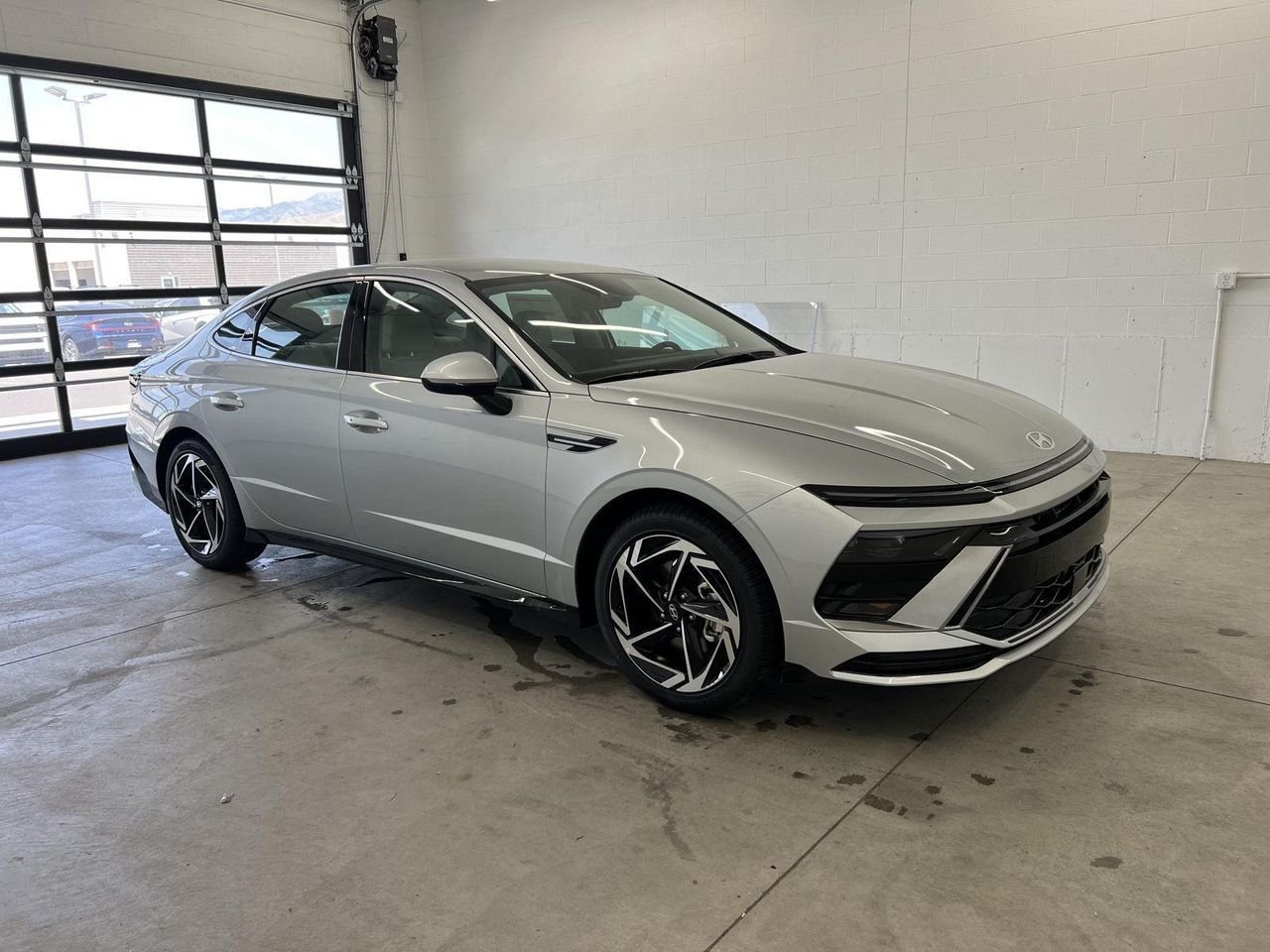 New 2026 Aero Silver Hyundai SEL Sport image 5