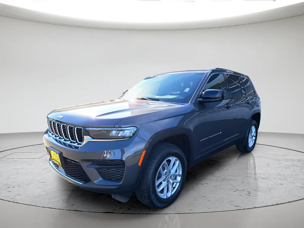 New 2026 Baltic Gray Metallic Clear-Coat Exterior Paint Jeep Laredo X image 1