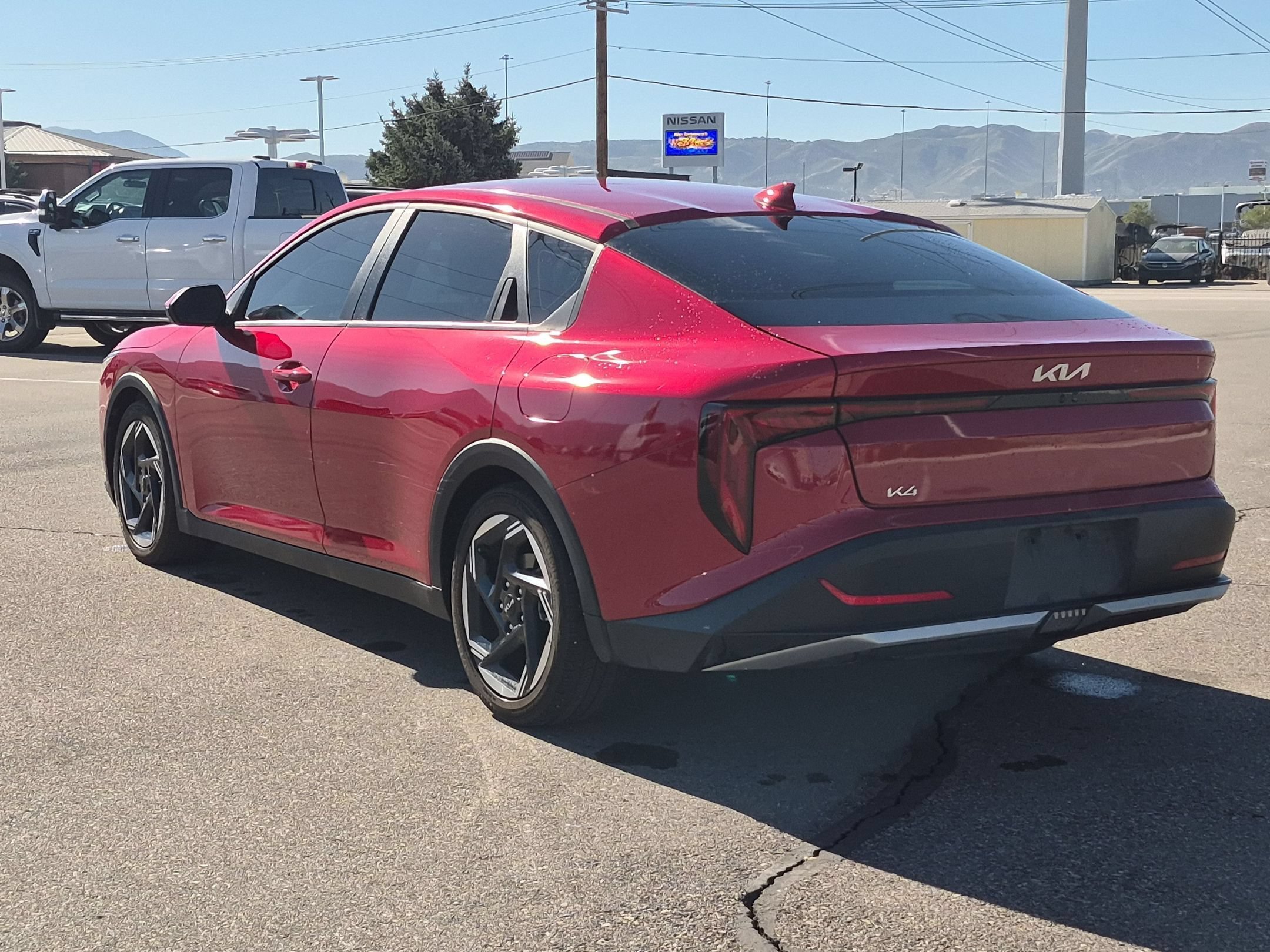 Used 2025 Currant Red Kia EX image 5