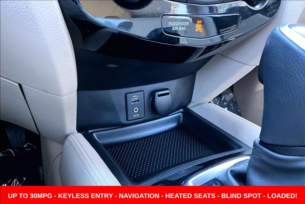 Used 2017 Orange Nissan SL image 20