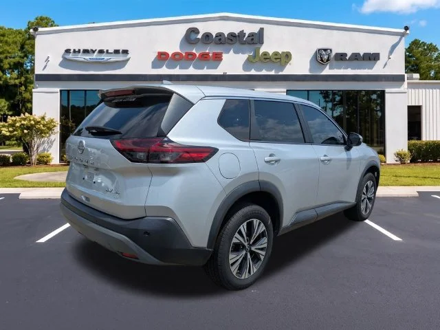 Used 2023 Gray Nissan SV image 4