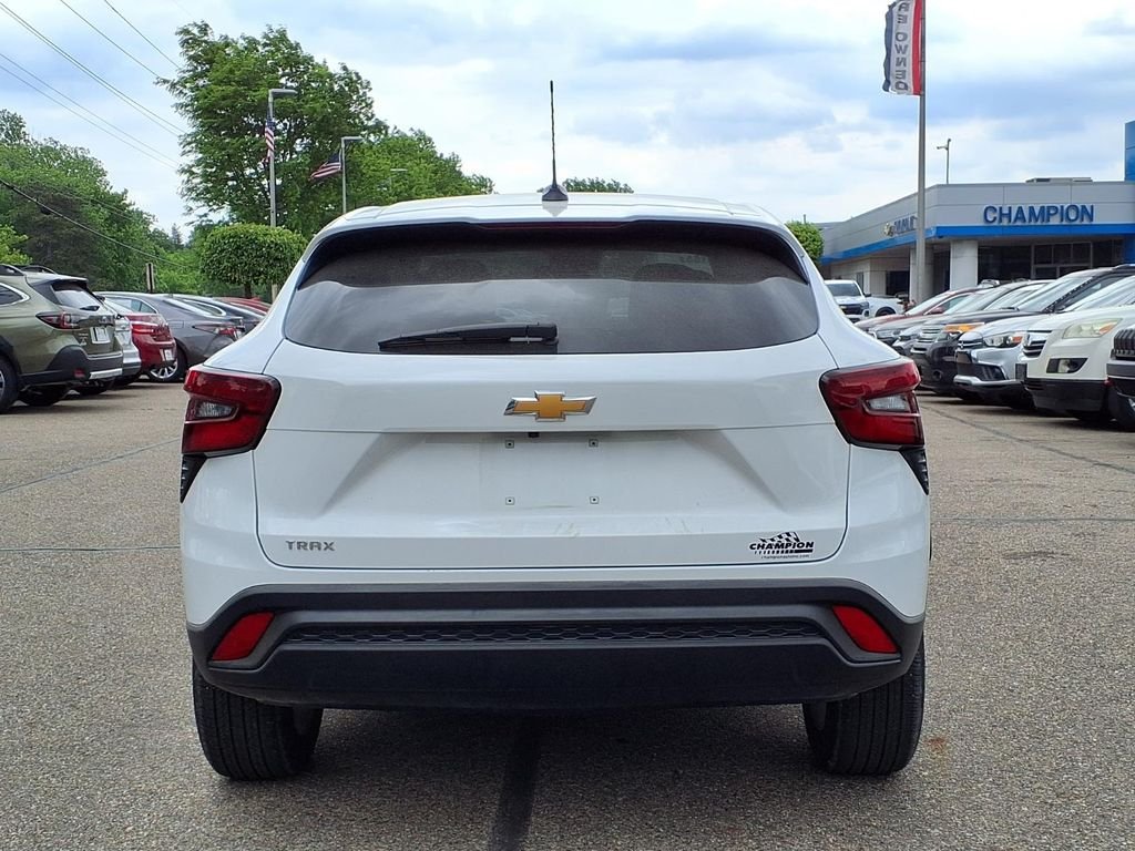 Used 2024 White Chevrolet LS image 6