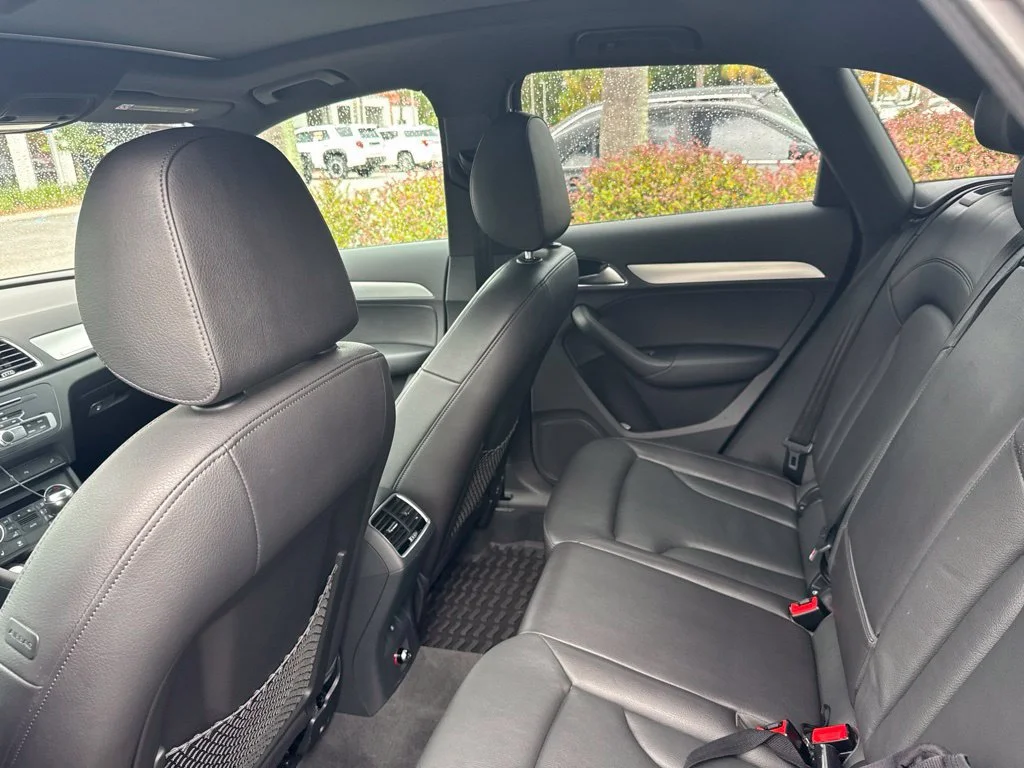 Used 2016  Audi  image 2
