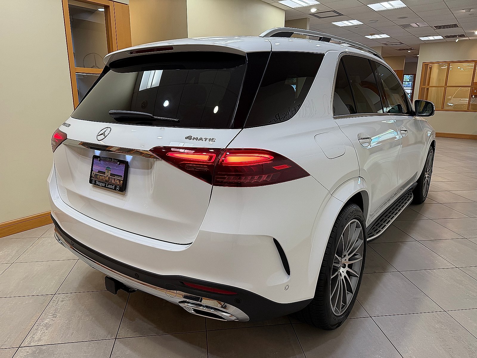 Certified Used 2026 MANUFAKTUR Moonlight White Metallic Mercedes-Benz Base image 6