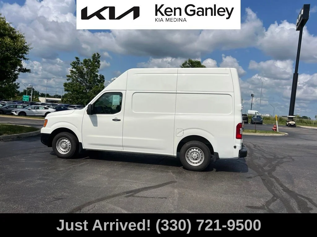 Used 2021 White Nissan S image 8
