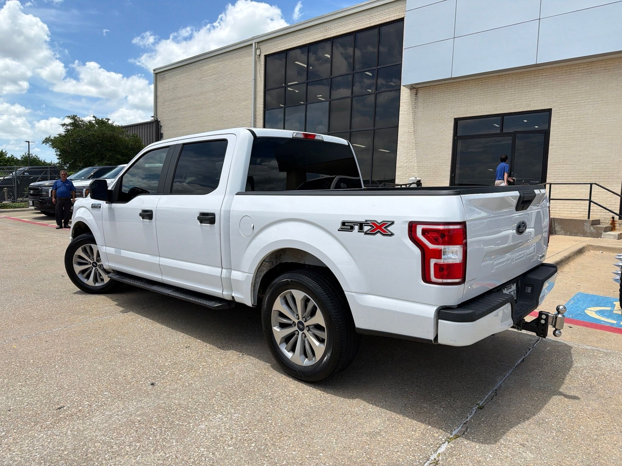 Used 2018 White Ford XL image 2