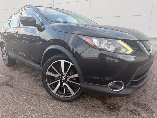 Used 2017 Nissan Rogue Sport SL with VIN JN1BJ1CR8HW135129 for sale in Southaven, MS