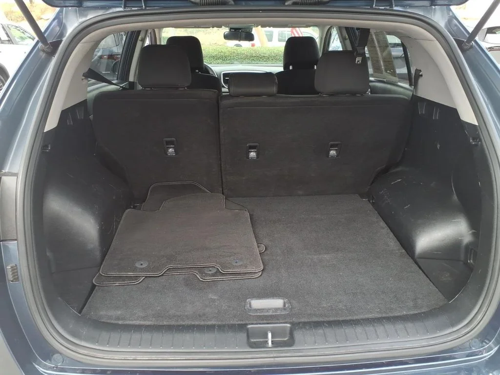 Used 2021 Blue Kia LX image 9