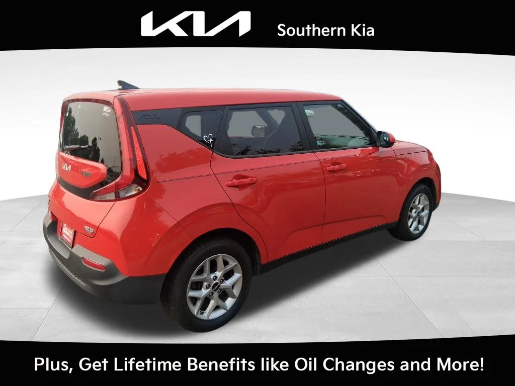Used 2022 Red Kia LX image 1