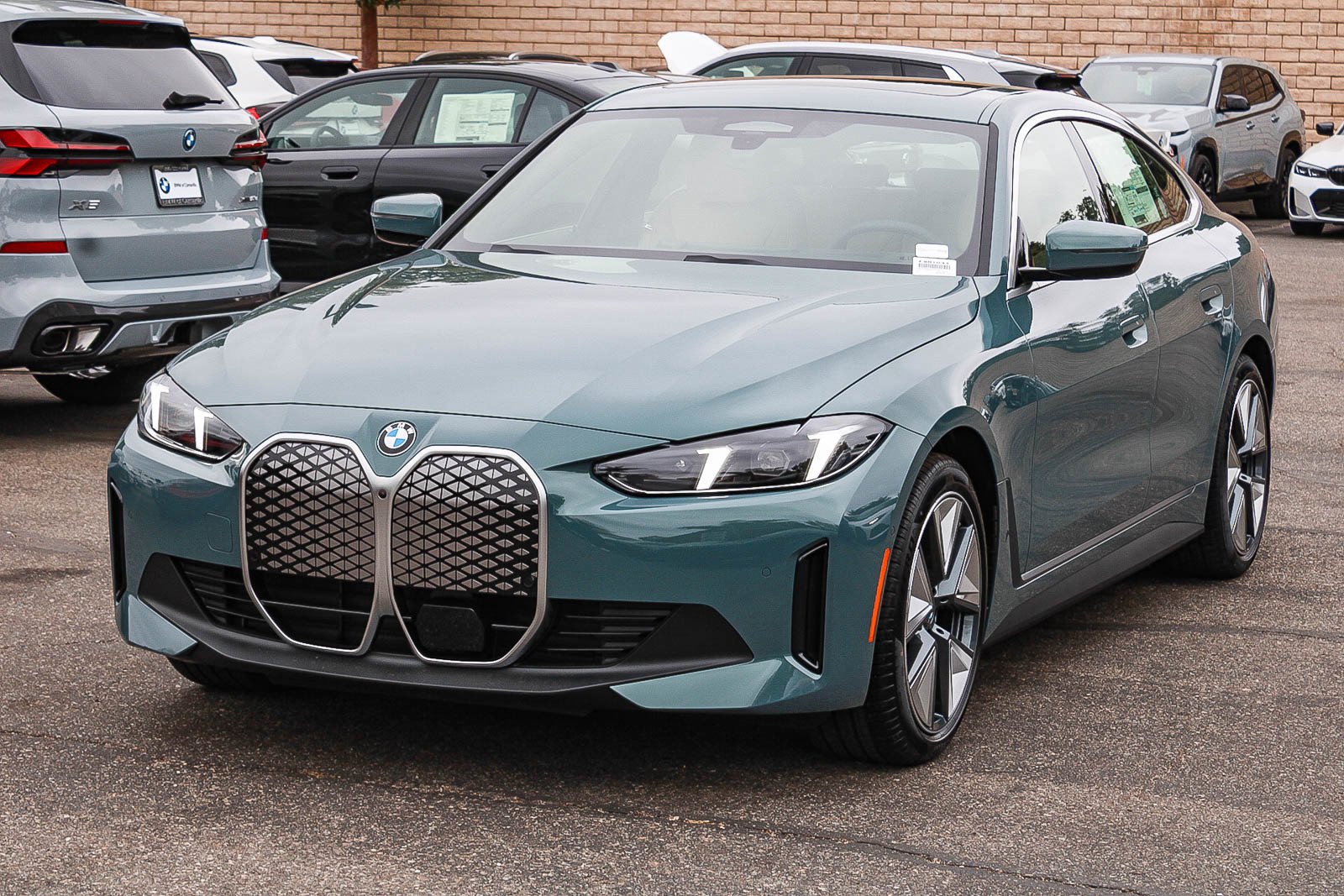 New 2026 Cape York Green Metallic BMW eDrive40 image 3