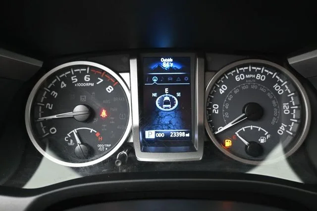 Used 2022 White Toyota SR5 image 28