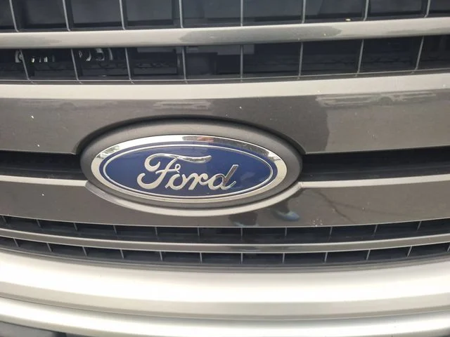 Used 2019 Silver Ford XLT image 36