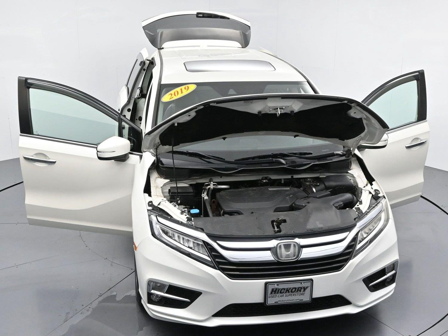 Used 2019 White Diamond Pearl Honda Touring image 50