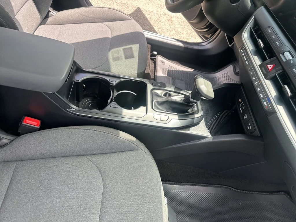 Used 2025 Black Kia LXS image 33