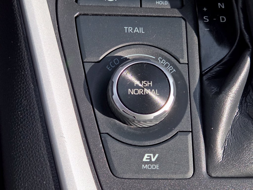 2024 Toyota RAV4 XLE - Photo 9