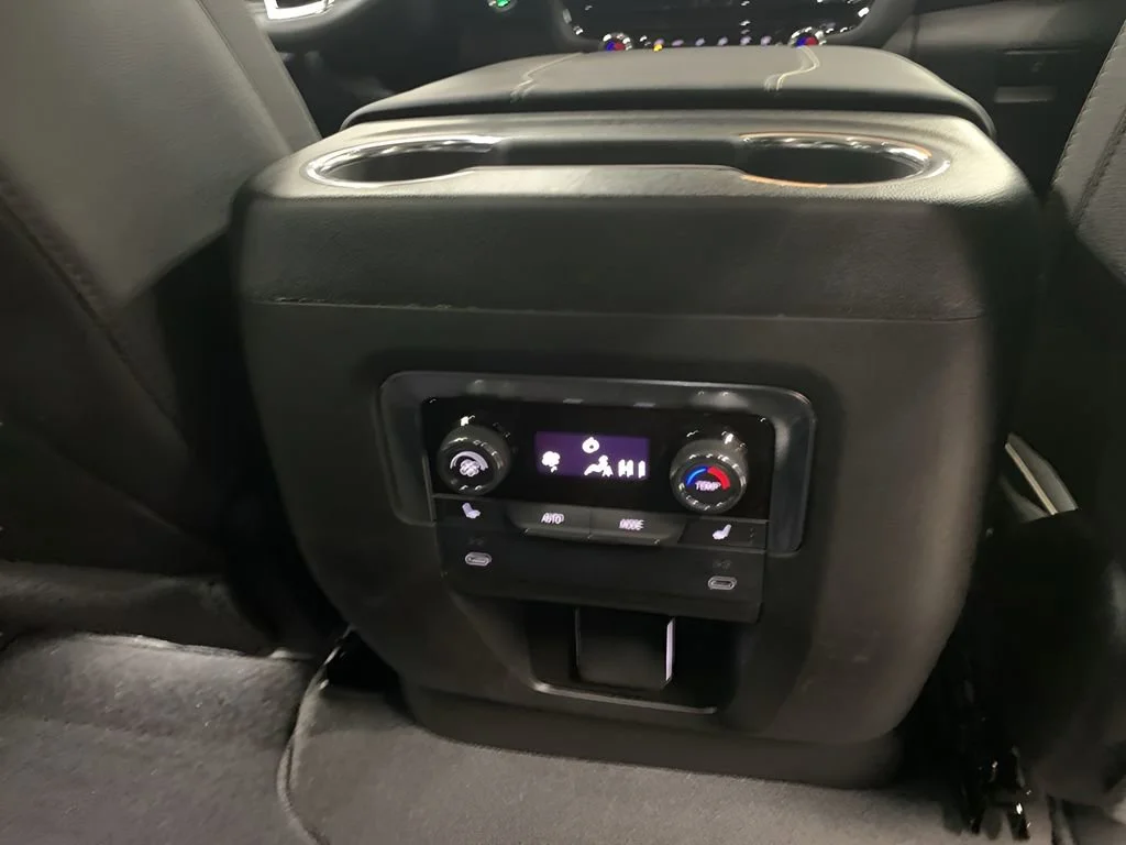 2026 Chevrolet Suburban Premier - Photo 25