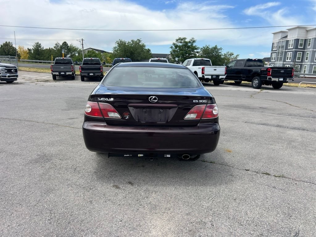 Used 2002  Lexus 300 image 8