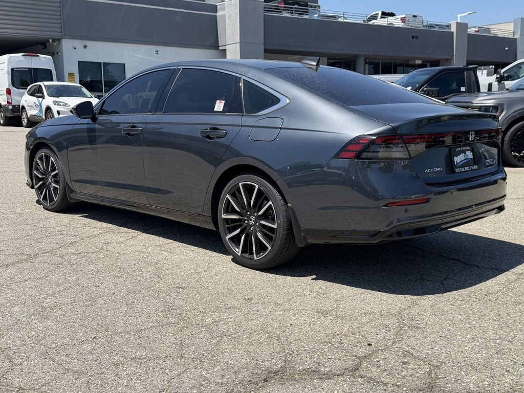 Certified Used 2025  Honda Touring image 4