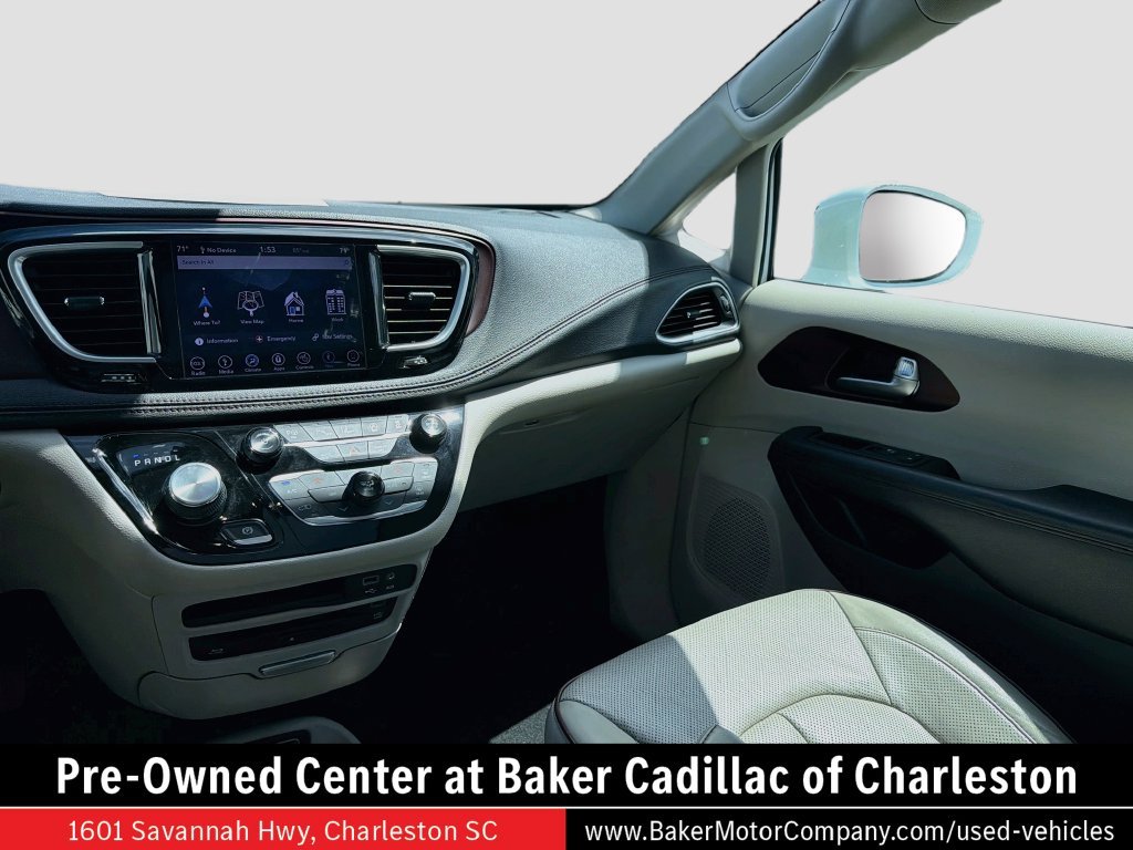 Used 2018 White Chrysler Limited image 25