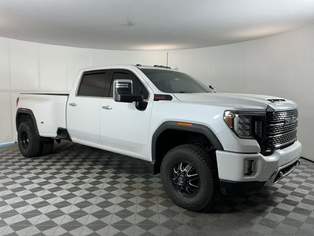 Used 2020 White GMC Denali image 4