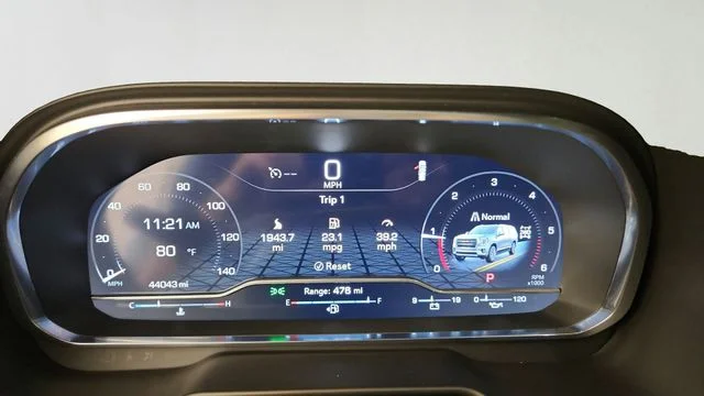 Used 2023 Summit White GMC SLE image 11