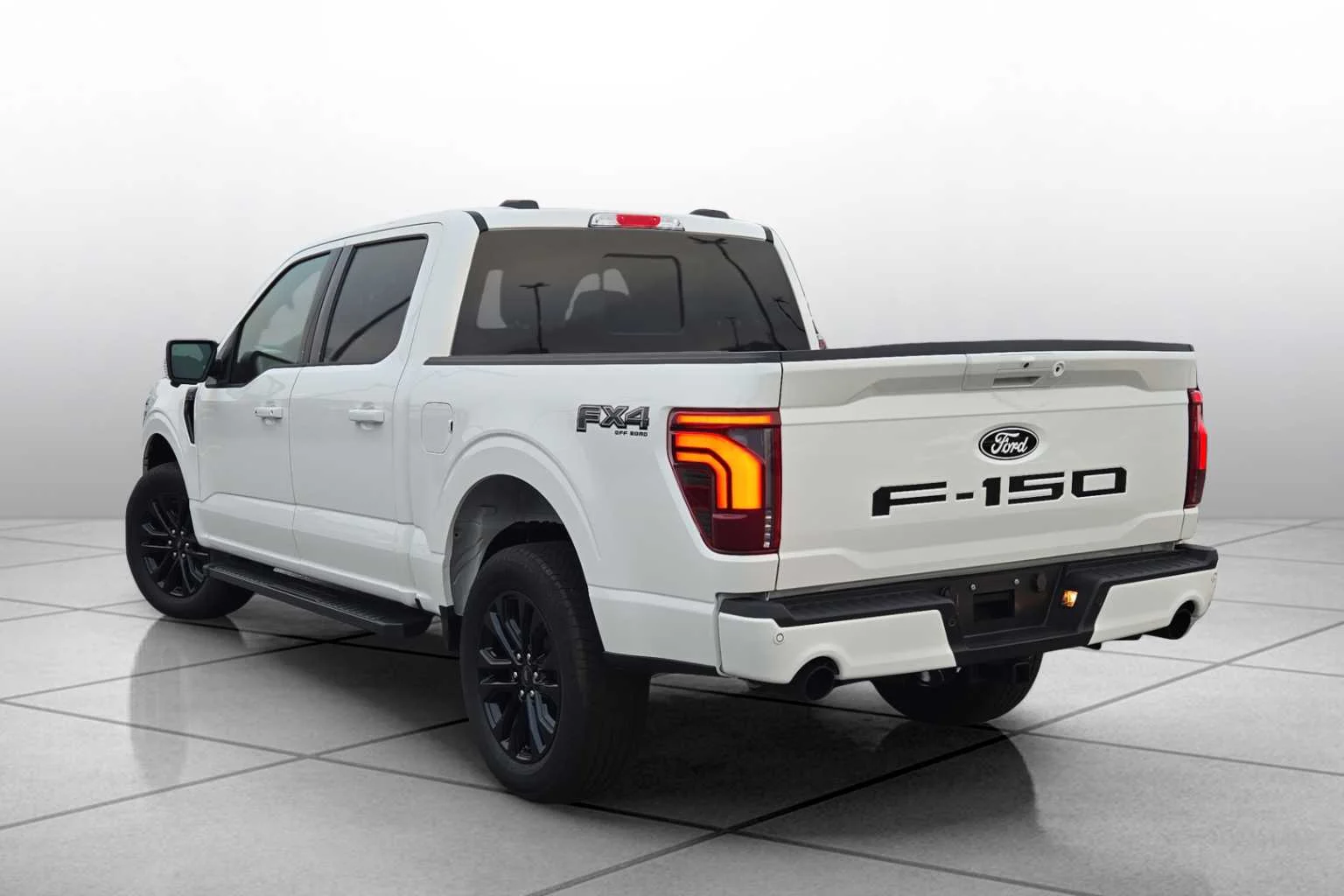 New 2026 Star White Metallic Tri-Coat Ford LARIAT image 13