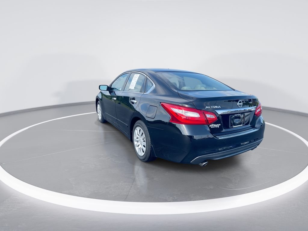 Used 2017 Black Nissan 2.5 S image 6