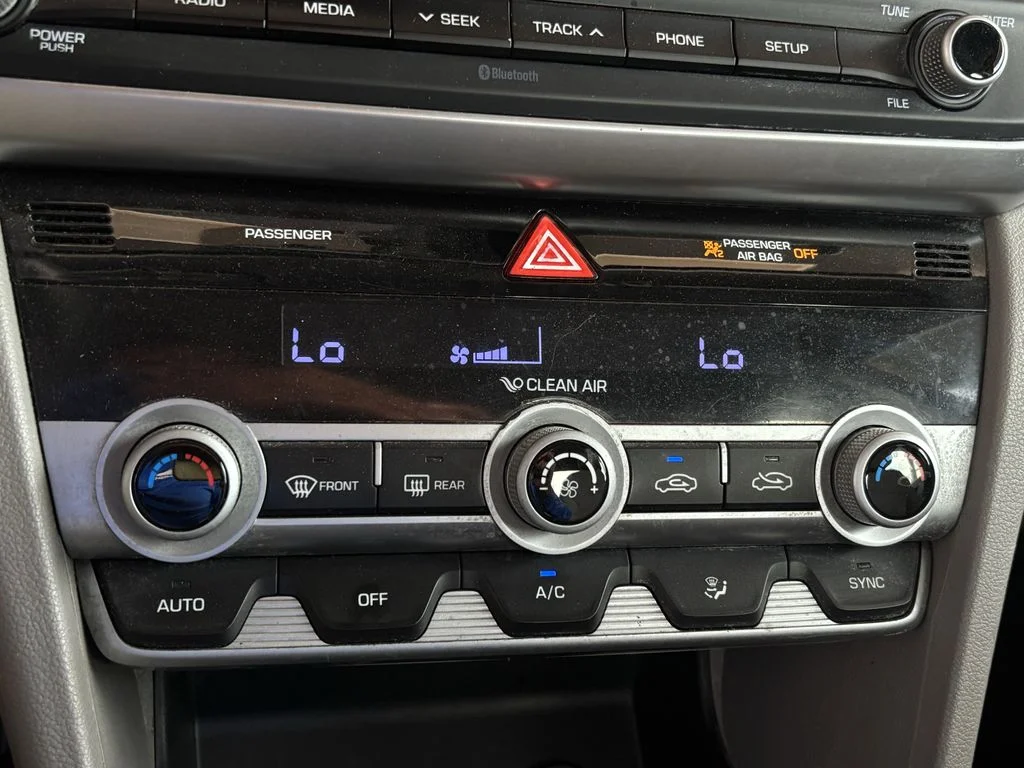 Used 2020 Red Hyundai SE image 30