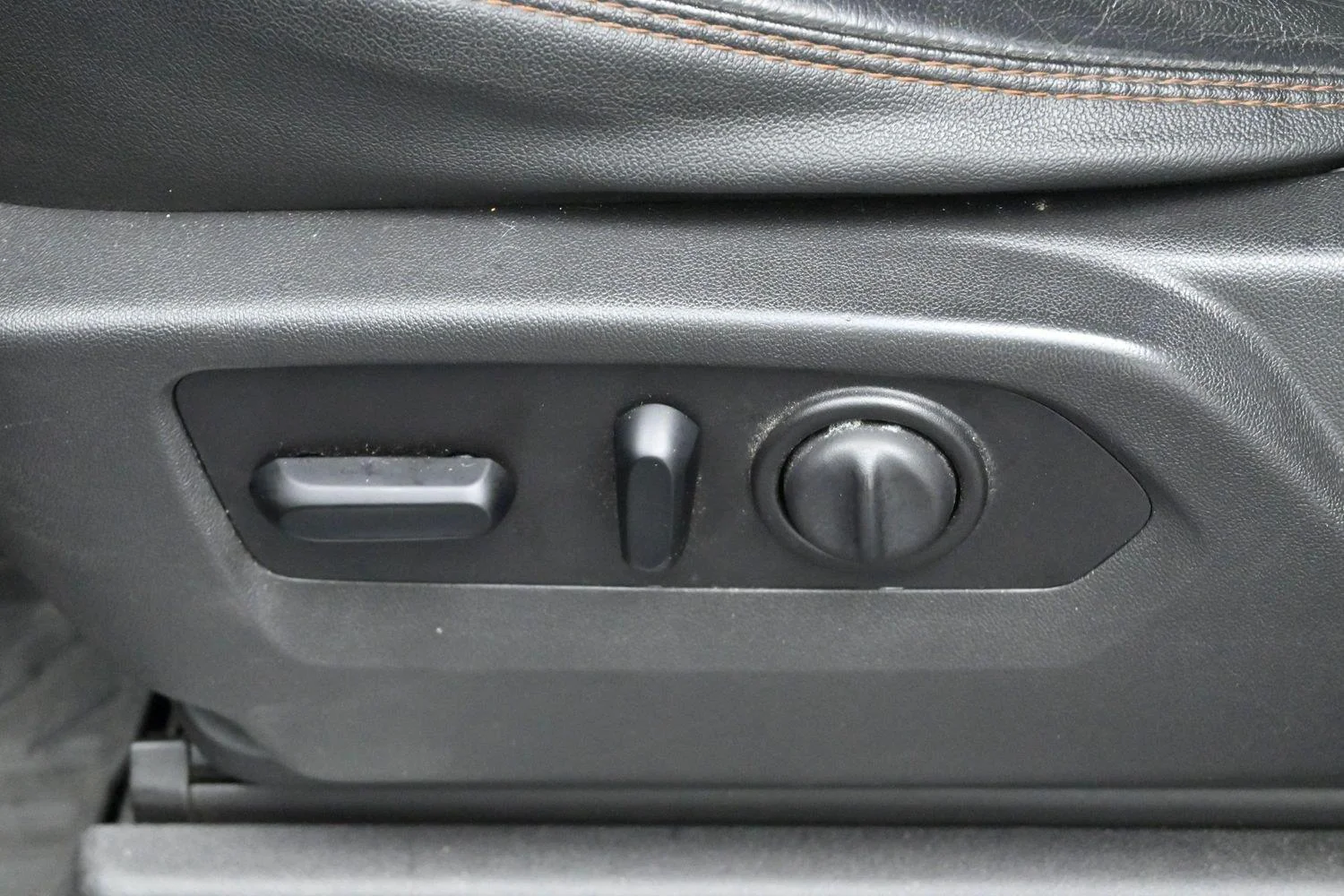 Used 2020 ONYX BLACK GMC AT4 image 14