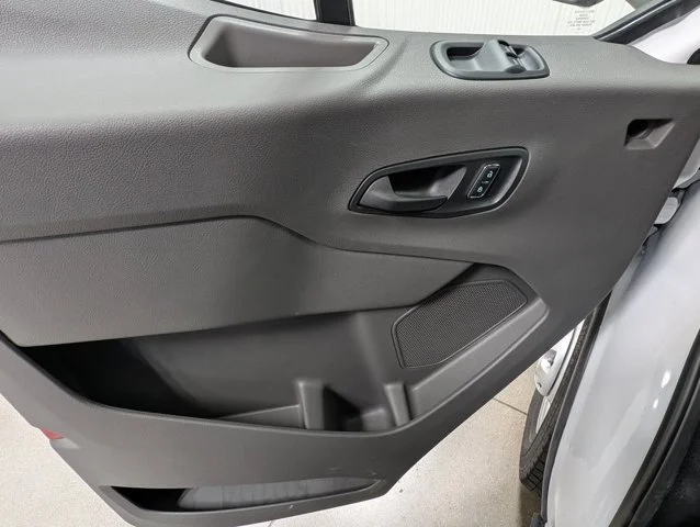 New 2026 Oxford White Ford Cutaway image 41